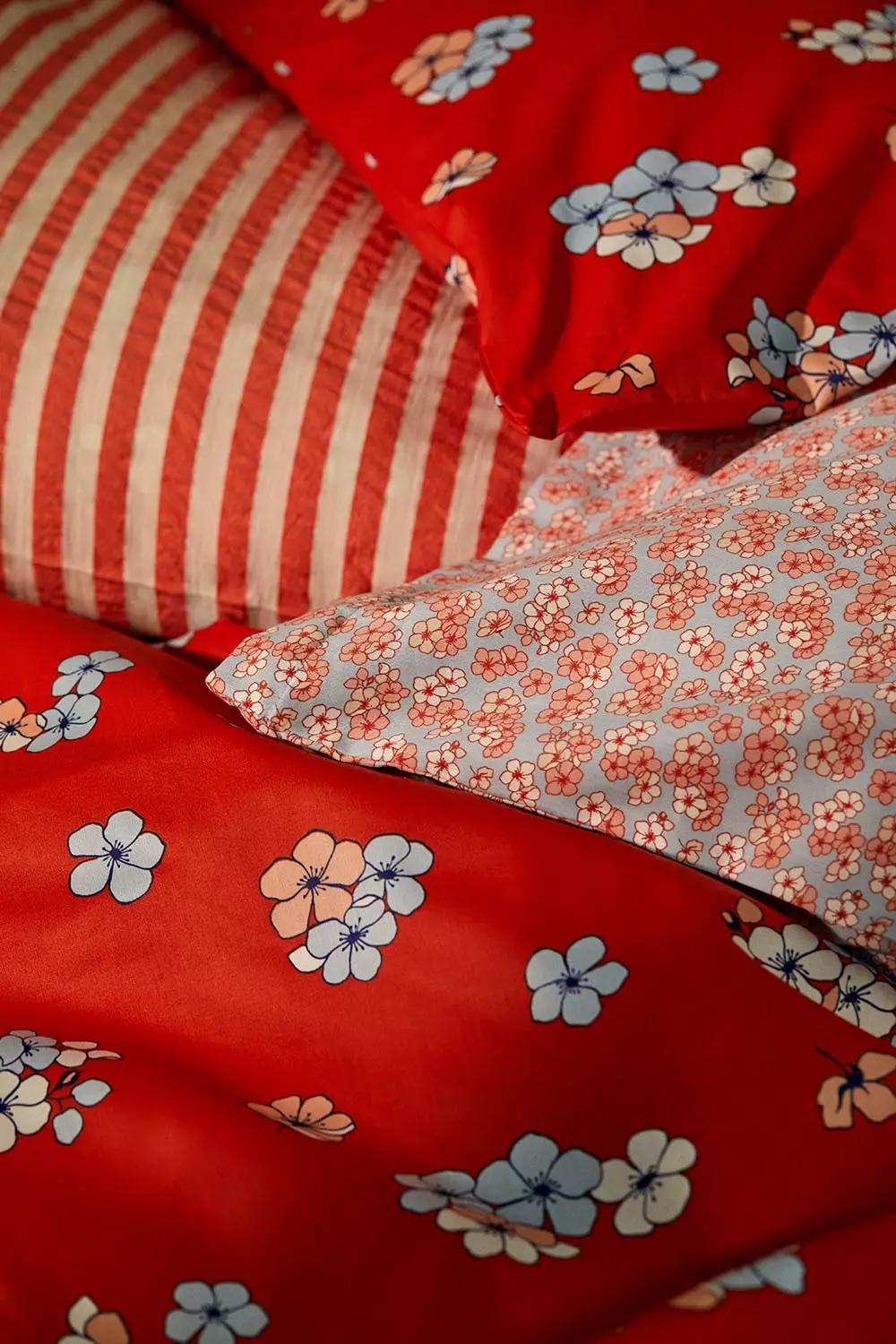 Juna Grand Pleasantly Pussilakanasetti 140x200 + 60x63 Cm, Chili - Image 3