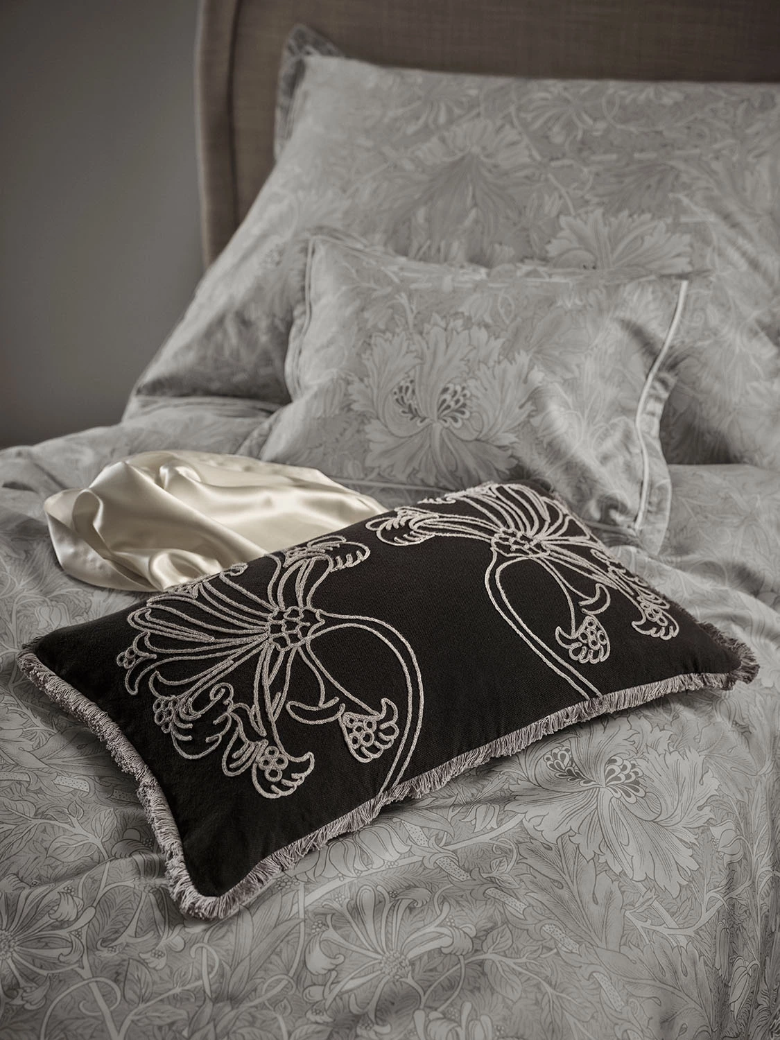 Mille Notti Honeysuckle & Tulip Pussilakana Harmaa, 220x220 Cm - Image 5